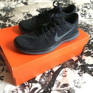 New Nike Flex 2017 RN Women's Running Shoe NWOT